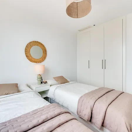 Newly Built 3 Bed Townhouse With Pool, Bbq, Sea Views Appartement *