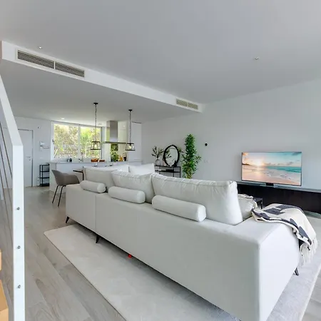 Appartement Newly Built 3 Bed Townhouse With Pool, Bbq, Sea Views Estepona