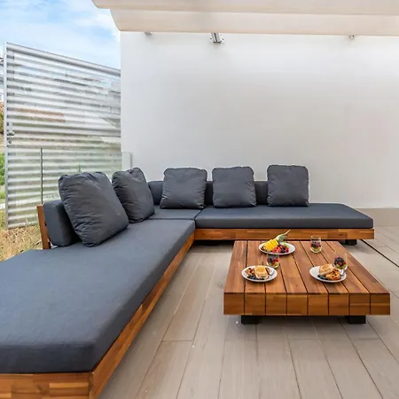 Newly Built 3 Bed Townhouse With Pool, Bbq, Sea Views Appartement