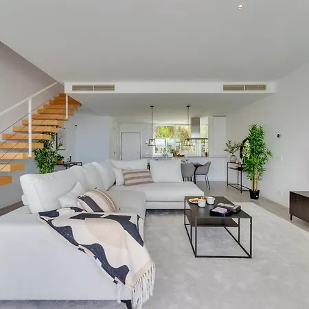 Newly Built 3 Bed Townhouse With Pool, Bbq, Sea Views