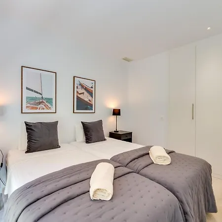 Newly Built 3 Bed Townhouse With Pool, Bbq, Sea Views *
